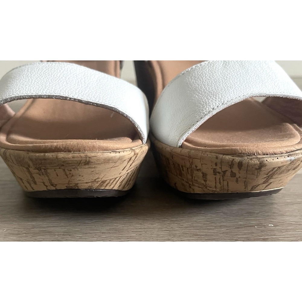 Naot Women's Summer Sandals Size 40 US 9 White Ivory Leather Wedges Ankle Strap - Picture 2 of 6